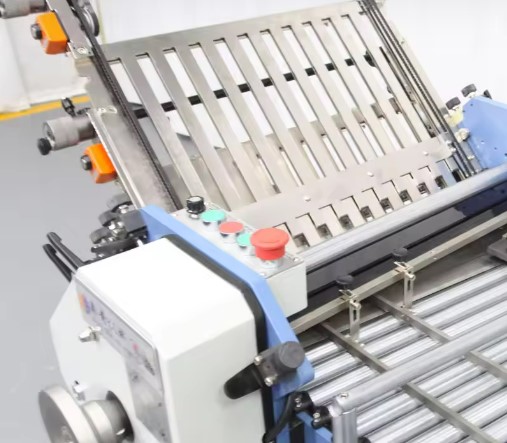 Фальцевальная машина для складывания бумаги 360T-4K